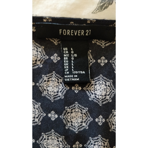 Super cute retro-looking romper! - Picture 2 of 4